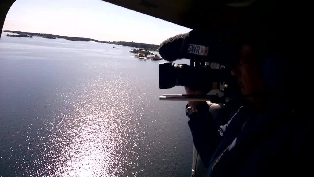 Skärgårdsradions actionreporter flyger med tyskt tv team