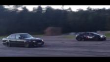 Exterior Bugatti Veyron 16.4 vs BMW M5 E34